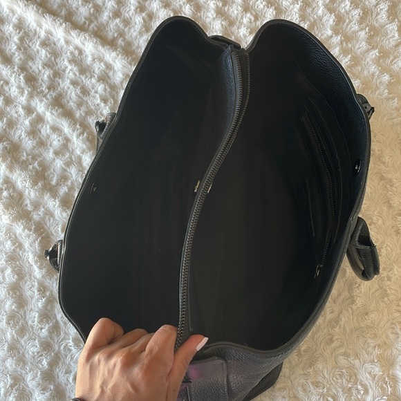 🛍️VITTORIA NAPOLI🛍️ Black Leather Tote Bag - Picture 5 of 9